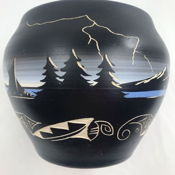 Native American Handcrafted Artist Signed Etched Painted Night Nature Pot 2018 - Picture 6 of 16